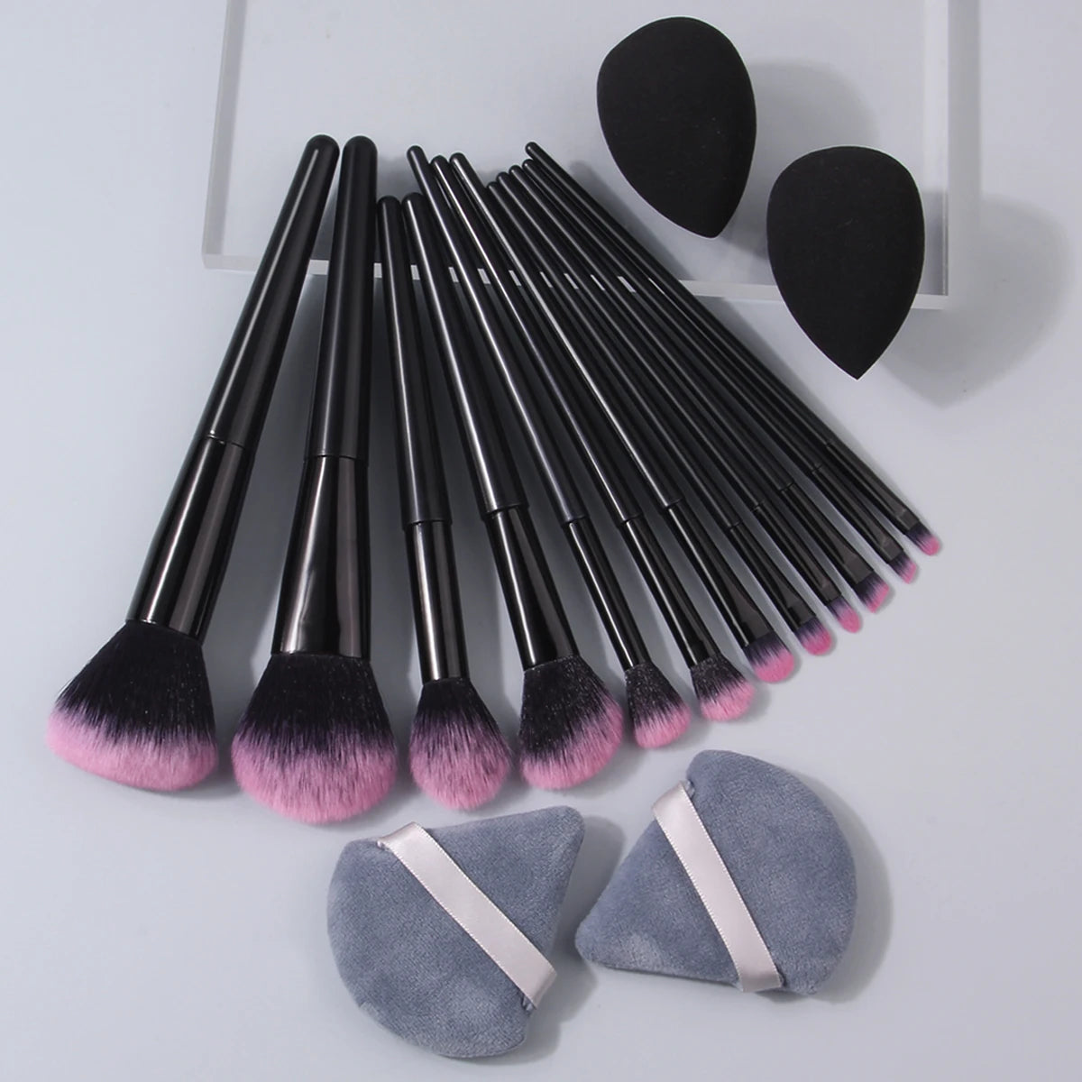 Professional makeup tool set: 12 makeup brushes, 2 water-drop makeup sponge eggs, and 2 triangular powder puffs