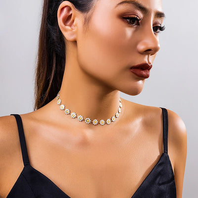 Kpop Daisy Flower Necklace – Sweet Clavicle Chain Choker for Women, Summer Y2K Fashion Jewelry, Cute Statement Gift Accessories.
