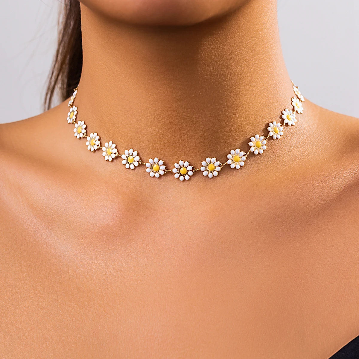 Kpop Daisy Flower Necklace – Sweet Clavicle Chain Choker for Women, Summer Y2K Fashion Jewelry, Cute Statement Gift Accessories.