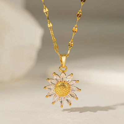 New Fashion Sunflower Necklace – 18K Gold Plated Stainless Steel Clavicle Chain, Sweet Trendy Jewelry Gift for Women & Girls.
